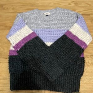 Universal Thread crewneck sweater size small excellent condition!